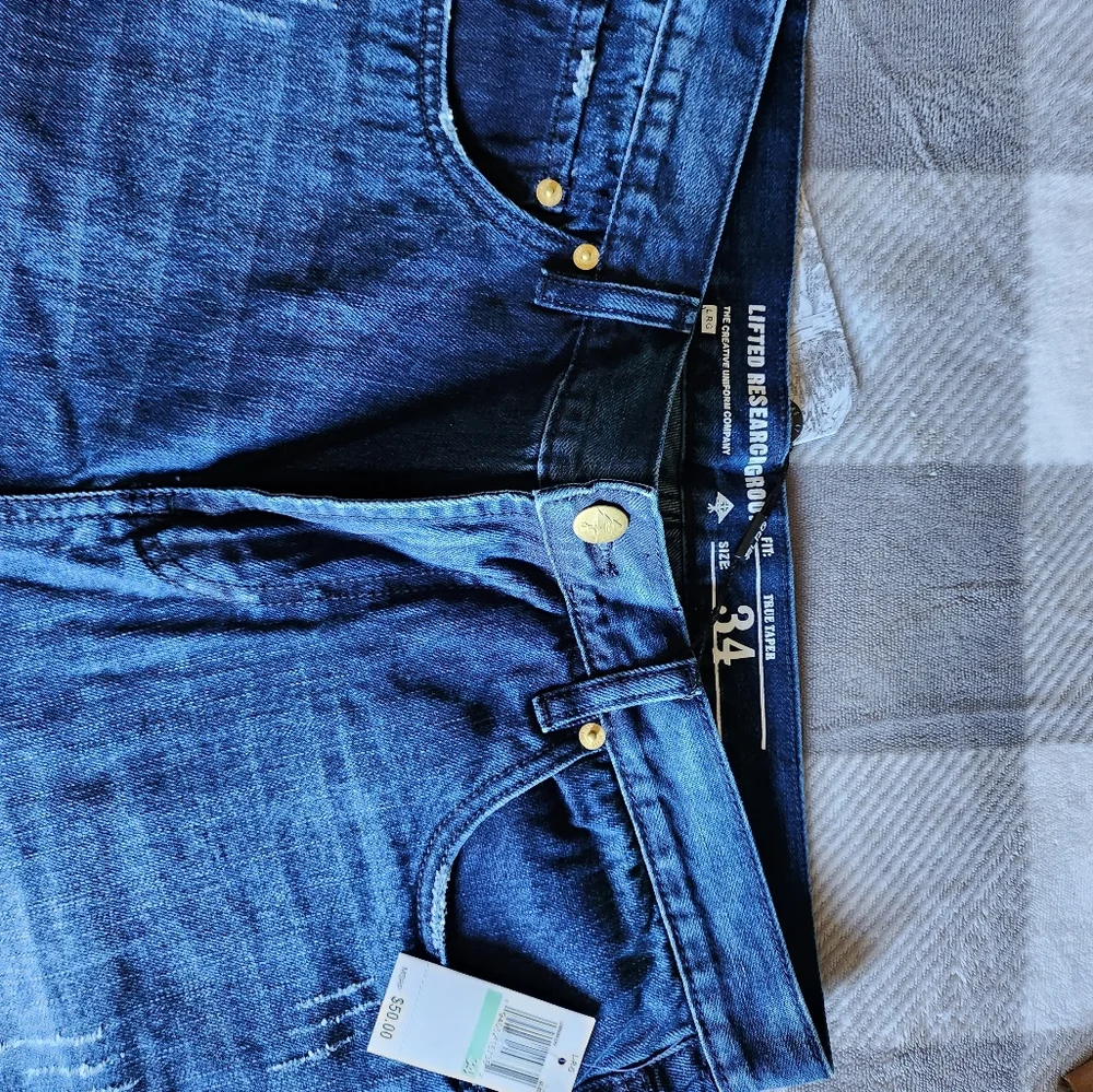 Shorts - Picture 1 of 8